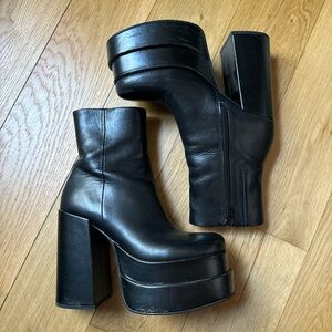 Steve Madden Black Leather Platform Boots